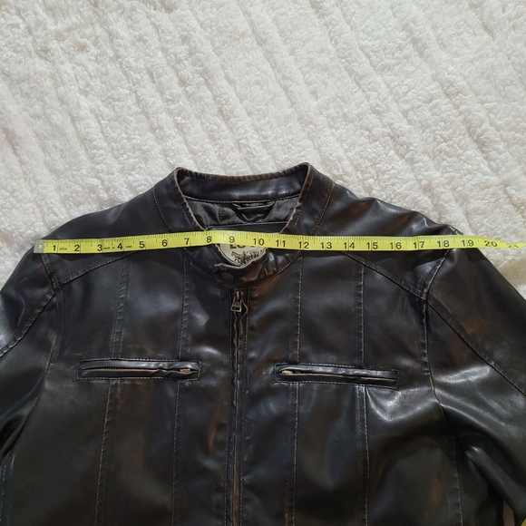 Men's Levi’s Faux Leather Dark Brown Jacket Size Medium Zip Front Front Pockets - Picture 10 of 16